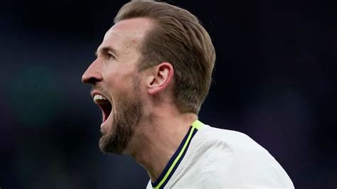 Man Utd targeted by Qatari takeover hopefuls with Erik ten Hag promised ...