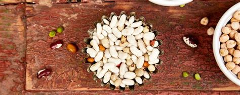 Bowls of beans and legumes | Premium Photo