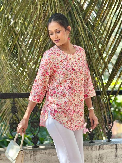 Laurel tunic - Women's Long Top in Multicolor floral print