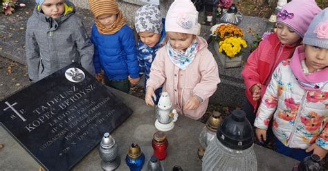 Znicze od dzieci na grobach Legionistów - Limanowa.in