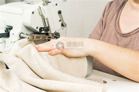 缝纫缝纫机上的缝纫高清图片下载-正版图片503755309-摄图网