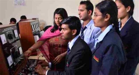 Universal Group of Institutions Mohali Campus: Photos, Virtual Tour