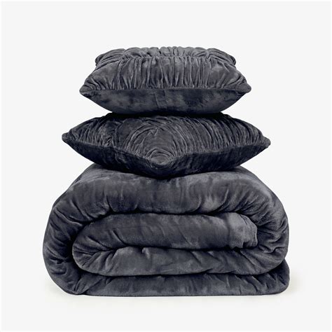 Buy Fluff Quilt Online | Zarf Studios