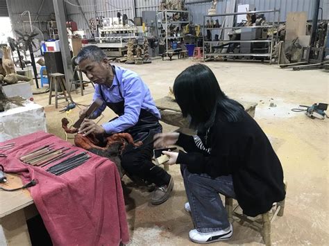 守艺丨福州传统手工皮具制作焕发新生 - 了不起的“匠” - 东南网