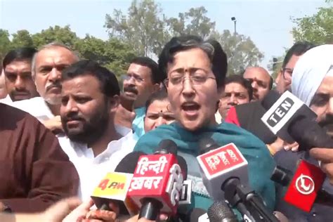 Atishi, AAP MLAs hold protest outside Delhi Assembly over governance ...