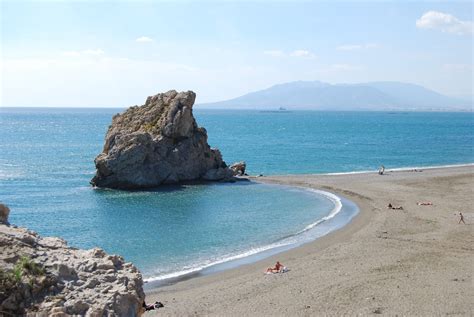 https://infotourmalaga.com/wp-content/uploads/2020/07/PLaya-Pe%C3%B1%C3%B3n-del-Cuervo-M%C3%A1laga-1.jpg
