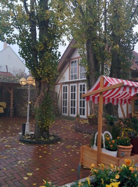 LANDGASTHOF KIRSCHGARTEN (Wackernheim) - Guesthouse Reviews, Photos ...