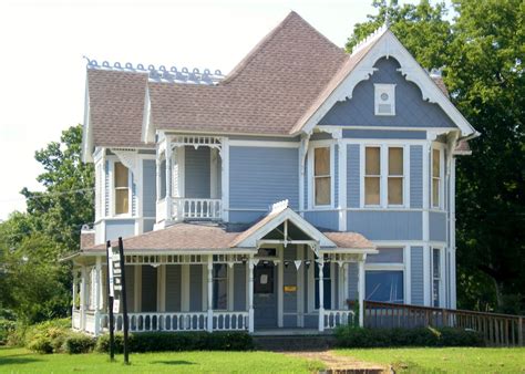 light blue victorian wallpaper