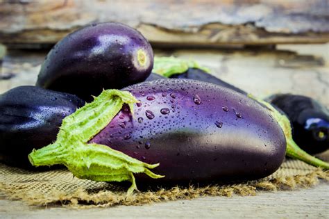 What Does Eggplant Taste Like? (And Ways to Cook It) - Fit Vegan Guide