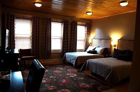 WALNUT STREET INN (Bloomington) - Villa Reviews & Photos - Tripadvisor