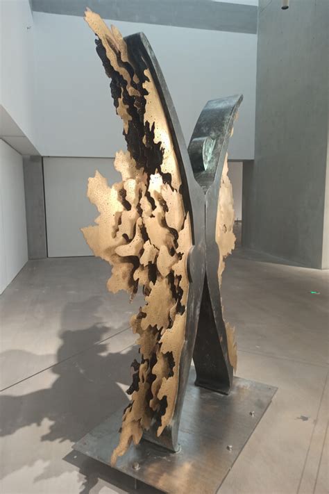 Sculptures of mercy and change | Meer