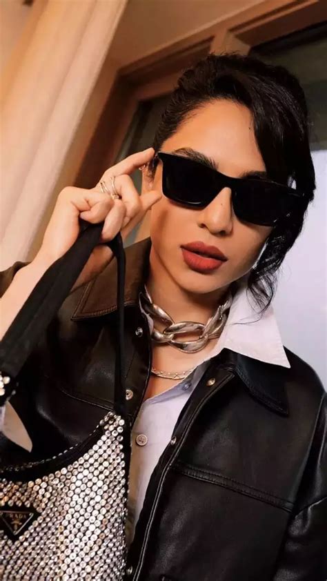 Huma Quresh Bikini Photo, Image: Huma Qureshi stuns in a printed ...