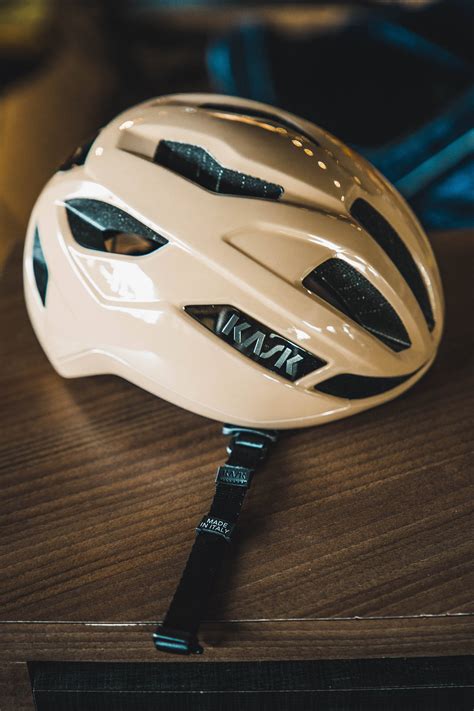 Kask Sintesi (Sahara) – Mastermind Bicycle Studio