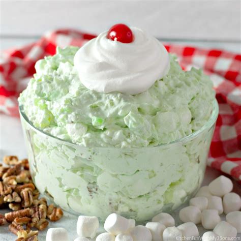 Watergate Salad Recipe - The Best and Easy-to-Make!
