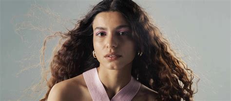 What Indian Hairstyles Suit a Long Face Best? – Moxie Beauty - Clean ...