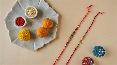 phool rakhi