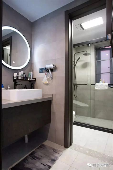 现代简约欧式卫生间淋浴房马桶台盆实景图-上海装潢网