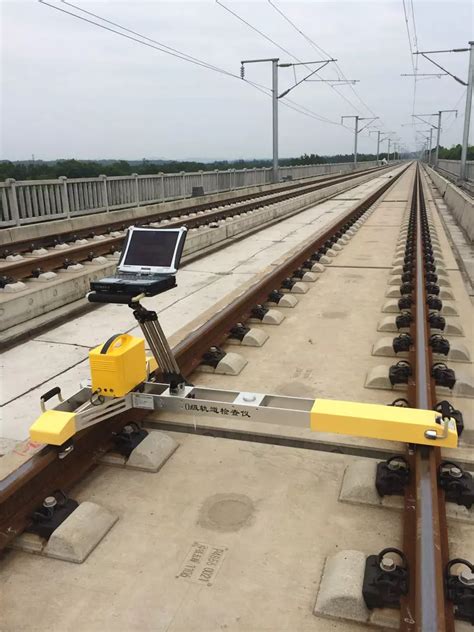 米朗科技位移传感器在高速铁路轨道检查仪（轨检小车）应用案例-高速铁路轨道交通桥梁等领域