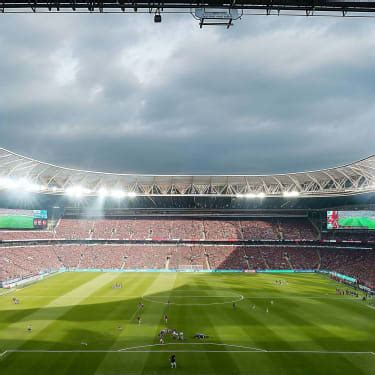 West Ham United FC vs Everton FC Tickets - Hellotickets