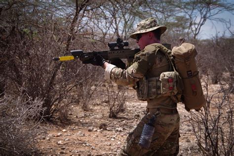 82nd Airborne, 2PARA Paratroopers conduct Live Fire Training in Kenya ...