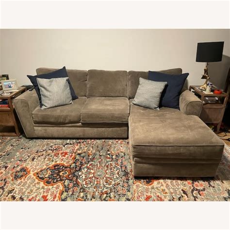 Raymour & Flanigan Artemis II Sectional - AptDeco