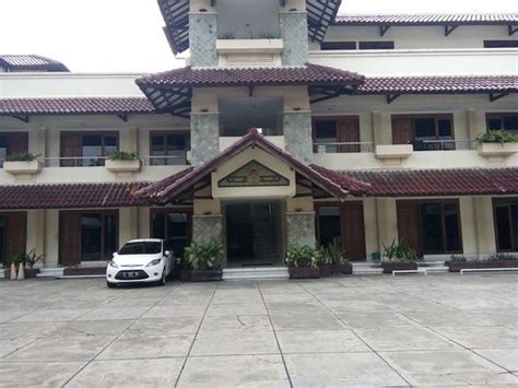 HOTEL MERBABU (Semarang) - Hotel Reviews & Photos - Tripadvisor