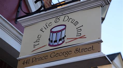 FIFE AND DRUM INN (Williamsburg) - Inn Reviews, Photos, Rate Comparison ...