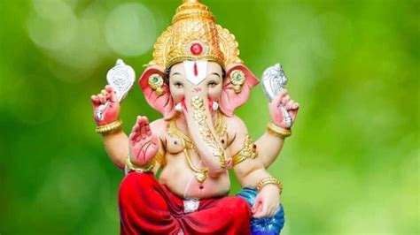 वक्रतुण्ड महाकाय मंत्र हिंदी में । Vakratunda Mahakaya mantra meaning ...