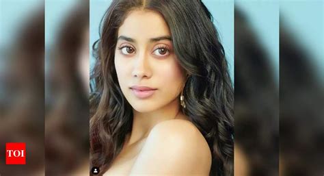 Janhvi Kapoor's EPIC reply on her BFF's comment 'You Wanna Have A Kid ...