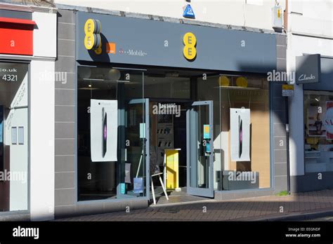 The EE mobile phone shop in Brighton UK Stock Photo - Alamy