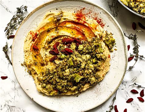 4 Ideas For Low-Calorie Hummus - foodisinthehouse.com