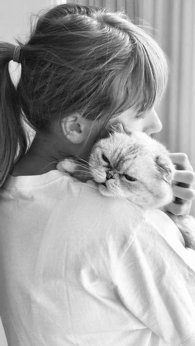 Famous Tails: Celebrities And Their Beloved Pets