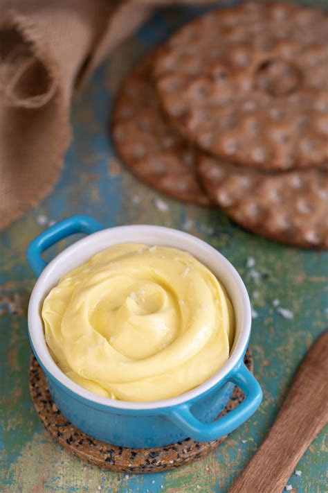 Olive oil butter spread (homemade & spreadable) • Electric Blue Food