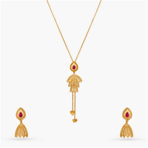 Traditional Floral Gold Necklace Set