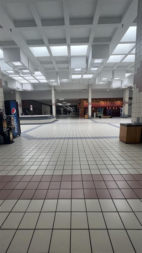 Peru Mall, Peru, Illinois : r/deadmalls