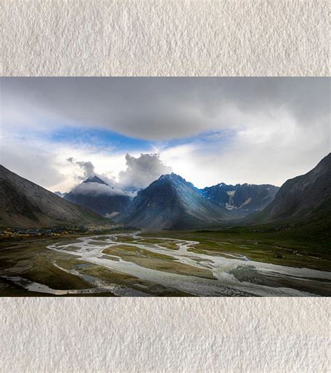 “Silent Dialogue” – Canvas by Rani Bhawani | Retail Maharaj