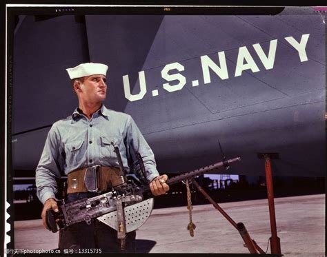 STAND BY FOR ACTION, Robert Taylor, 1942 Stock Photo - Alamy