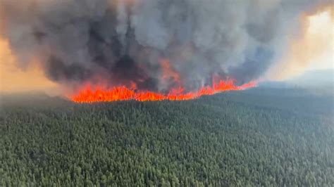 Firefighters make progress and contain some wildfires in Quebec