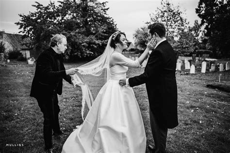 https://images.squarespace-cdn.com/content/v1/5ebc5b0285bdc72d1aee199d/1673014572053-JVUYU0PWVU9R070CERVA/wiltshire-wedding-photographer-26.jpg?format=1000w