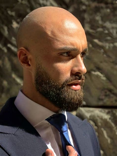 Pin by Patricio Rivera on Barbas | Bald men with beards, Bald head with ...