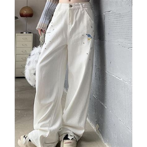 White outfits for Holi: White kurtas, T-shirts and more oufits to go for