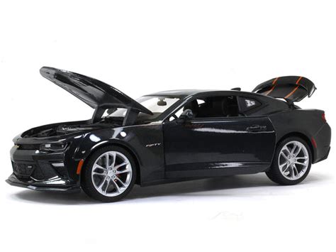 2017 Chevrolet Camaro Fifty 50th Anniversary 1:18 Maisto diecast Scale ...