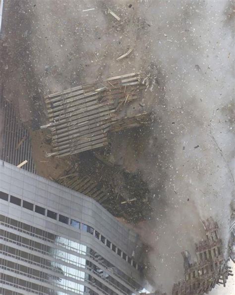 美国911事件：飞机撞大楼瞬间真实影像，现实版灾难大片！_腾讯新闻