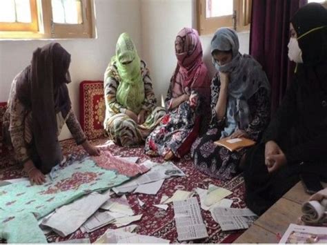 Women Are Learning Sewing, Training Is Being Provided To 275 Unemployed ...