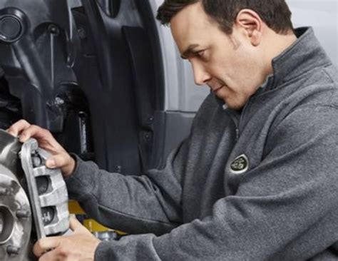 Land Rover Satyam Balajee Automotives | Service | Raipur, IN