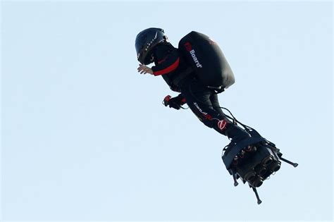 Franky Zapata El intento de cruzar el Canal de la Mancha en ‘Flyboard ...