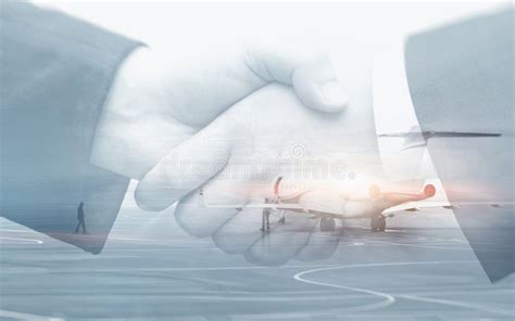 Business Handshake with Aeroplane Background Image 的图像结果