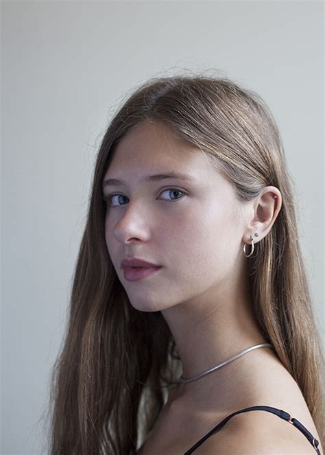 Model Ruby Mae 的图像结果