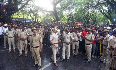 K'taka govt moves HC against CAT order quashing IPS officer's ...