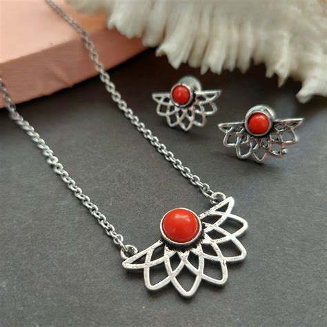 Buy Dainty Jewellery online in India – AashirsLifestyle